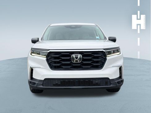 Used 2023 Honda Pilot LX image 3