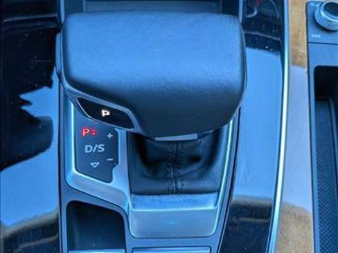 Used 2021 Audi Q5 Premium w/ Convenience Package image 15