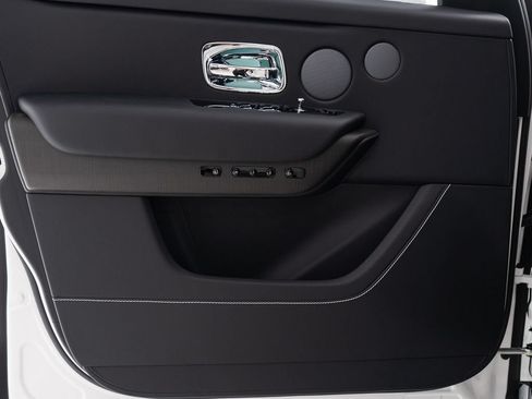 Used 2026 Rolls-Royce Cullinan AWD/4WD image 12
