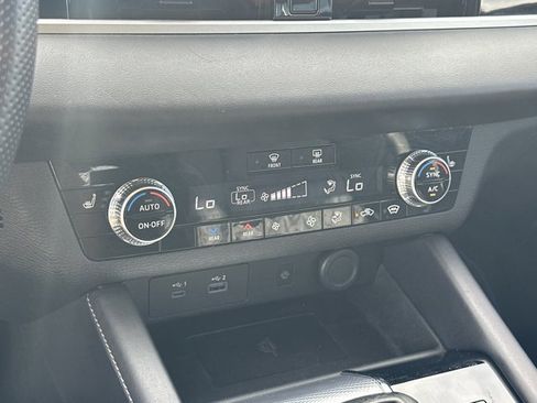 Used 2023 Mitsubishi Outlander SEL image 38