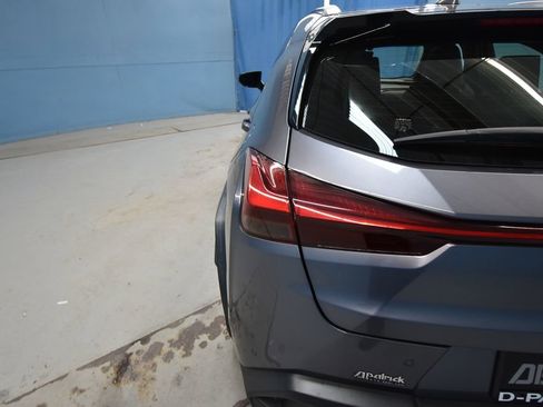 Used 2019 Lexus UX 250h image 43