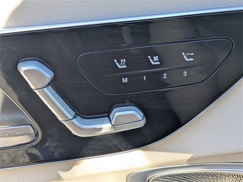 Used 2025 Mercedes-Benz CLE 300 4MATIC Cabriolet image 17