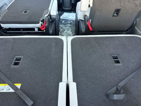 New 2025 Volkswagen ID. Buzz 1st Edition image 14