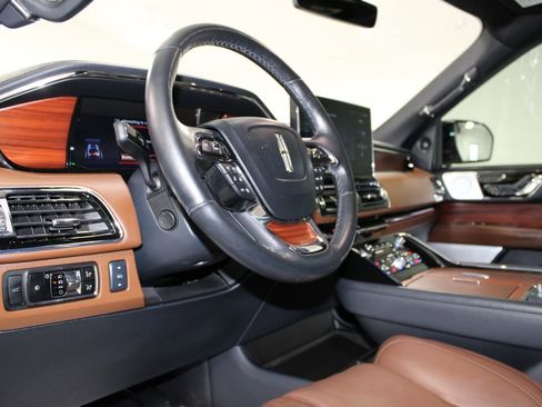 Used 2024 Lincoln Navigator L Reserve AWD/4WD image 26