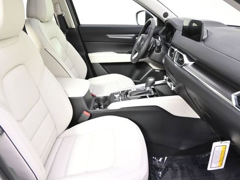 New 2025 MAZDA CX-5 AWD 2.5 S w/ Premium Plus Pkg image 16