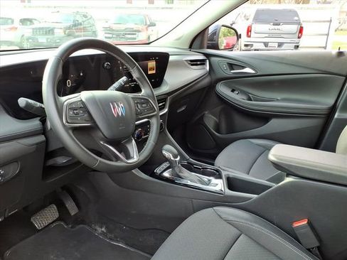 Used 2025 Buick Encore GX Preferred AWD/4WD image 11