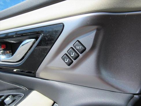 Used 2023 Subaru Outback Limited XT image 28