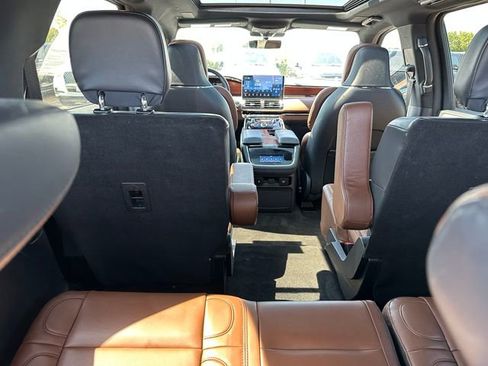 Used 2022 Lincoln Navigator Reserve image 15
