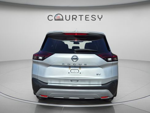 Certified 2021 Nissan Rogue SV w/ Premium Package FWD image 6