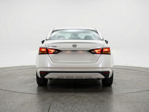 Used 2025 Nissan Altima 2.5 SV image 7