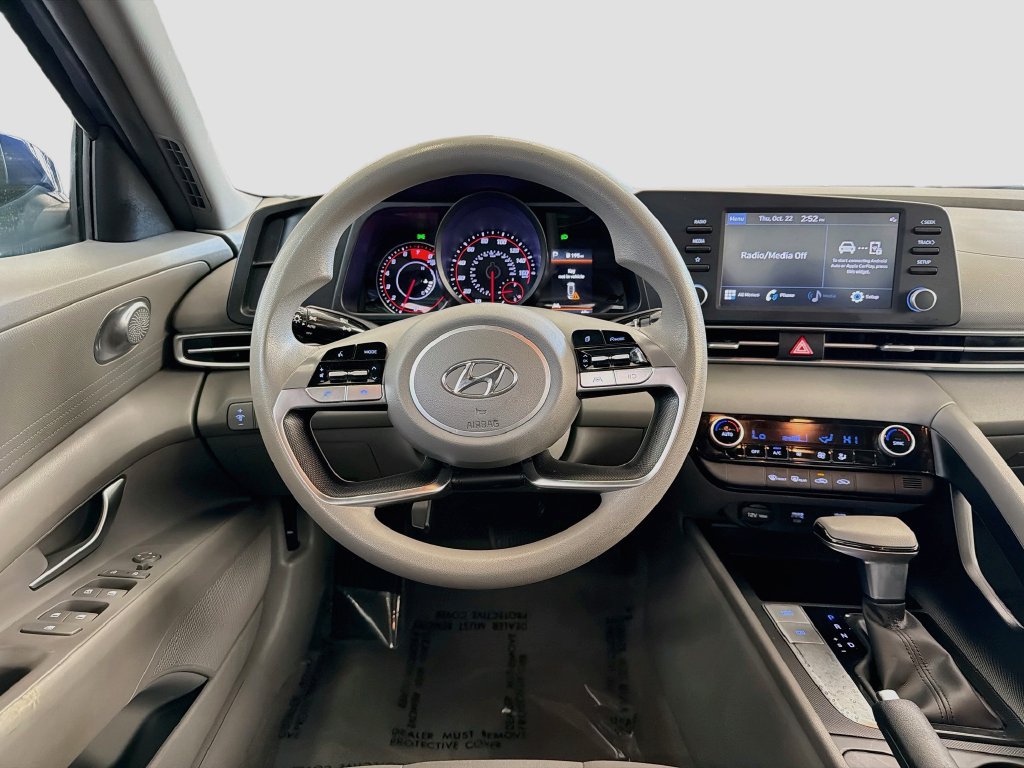 Used 2022 Hyundai Elantra SEL w/ Preferred Accessory Package FWD image 22