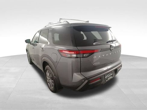 Used 2025 Nissan Pathfinder SV FWD image 6