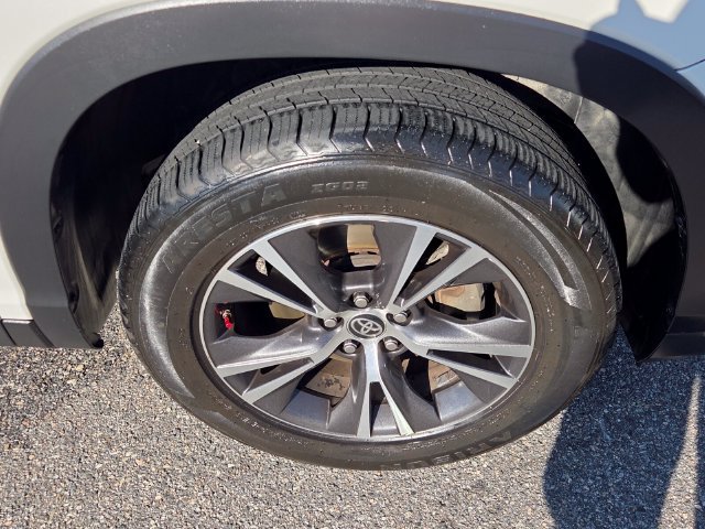 Used 2019 Toyota Highlander LE FWD image 19
