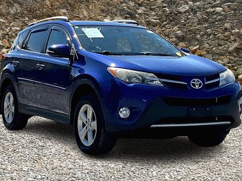 Used 2014 Toyota RAV4 XLE image 11