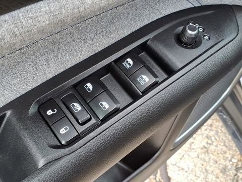 Used 2022 Jeep Compass Latitude image 12