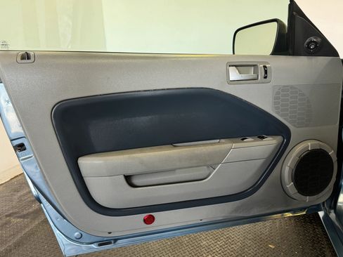 Used 2006 Ford Mustang GT Premium image 9