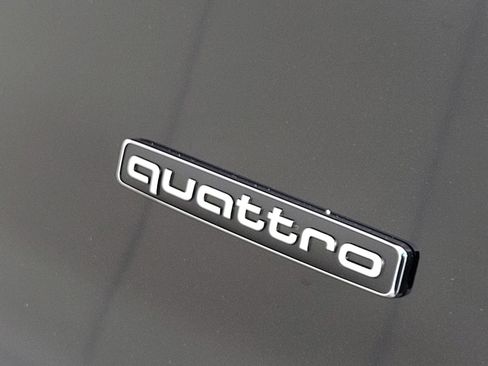 Certified 2025 Audi Q5 Premium Plus AWD/4WD image 12