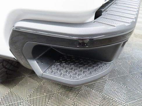 Used 2025 Chevrolet Silverado 1500 ZR2 w/ Technology Package image 49