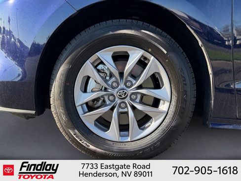 Certified 2026 Toyota Sienna XLE FWD image 12