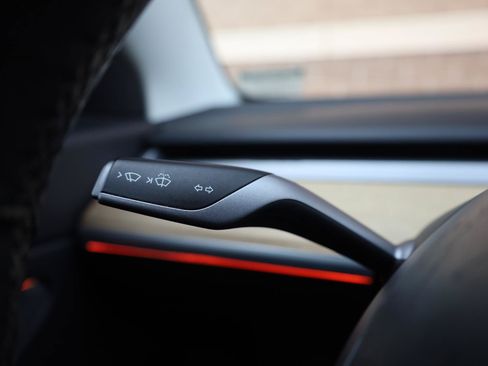 Used 2018 Tesla Model 3 Long Range RWD image 33