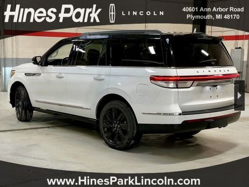 Used 2024 Lincoln Navigator Black Label image 2