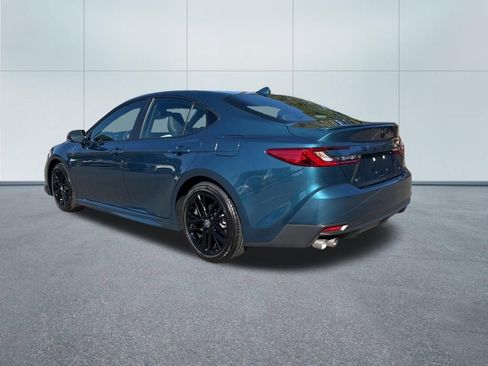 Used 2025 Toyota Camry SE w/ Convenience Package image 7