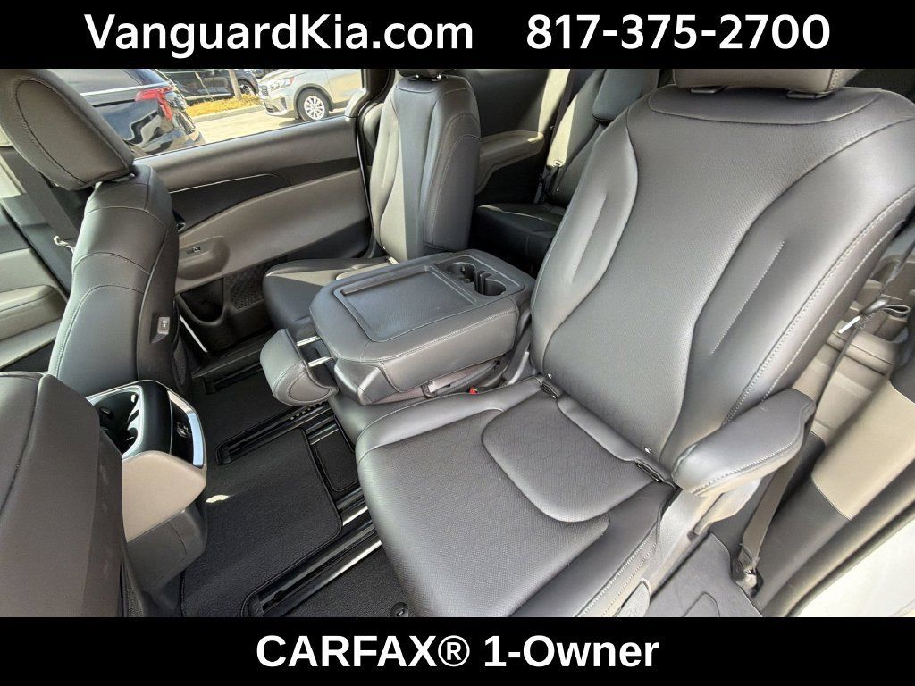 Certified 2026 Kia Carnival FWD image 28