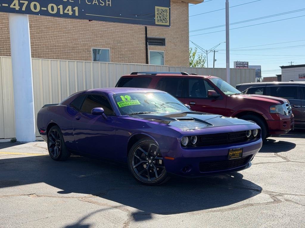Used 2019 Dodge Challenger SXT w/ Blacktop Package RWD image 35