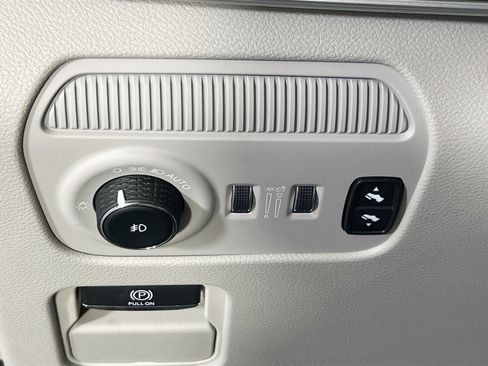 Used 2022 Jeep Wagoneer Series III image 10