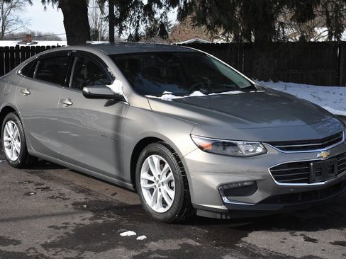 Used 2018 Chevrolet Malibu LT w/ Driver Confidence Package image 1