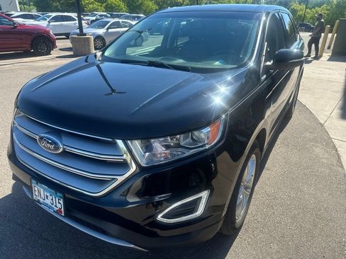 Used 2017 Ford Edge SEL w/ Equipment Group 201A AWD/4WD image 2