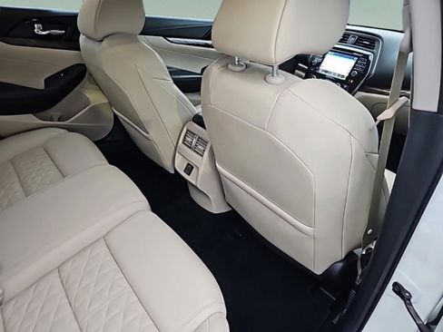 Used 2018 Nissan Maxima Platinum image 31