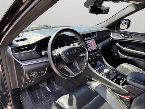 Used 2021 Jeep Grand Cherokee L Overland w/ Luxury Tech Group IV image 6