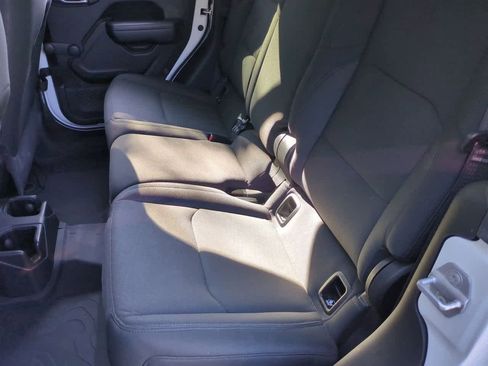 Used 2022 Jeep Gladiator Sport image 20