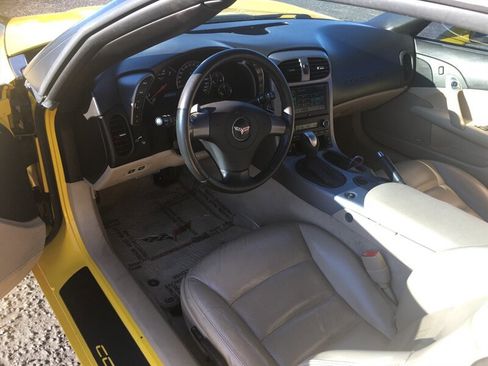 Used 2006 Chevrolet Corvette Coupe w/ Preferred Equipment Group image 6