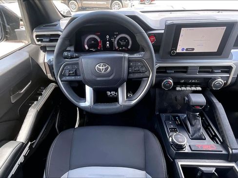 Used 2025 Toyota Tacoma TRD Sport image 6