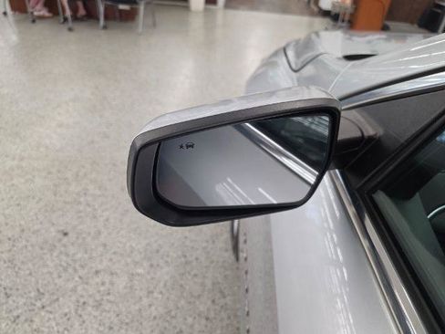 Used 2021 Chevrolet Malibu LT FWD image 37
