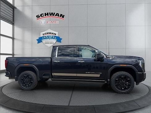 Used 2024 GMC Sierra 2500 Denali Ultimate AWD/4WD image 3