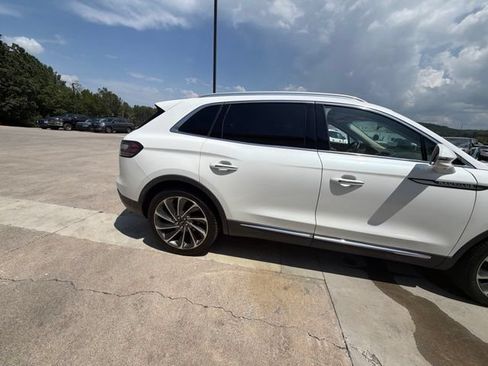 Used 2020 Lincoln Nautilus Reserve w/ Equipment Group 201A FWD image 14