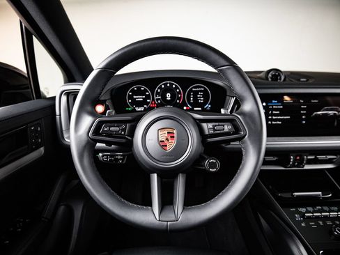 Certified 2026 Porsche Cayenne AWD/4WD image 26