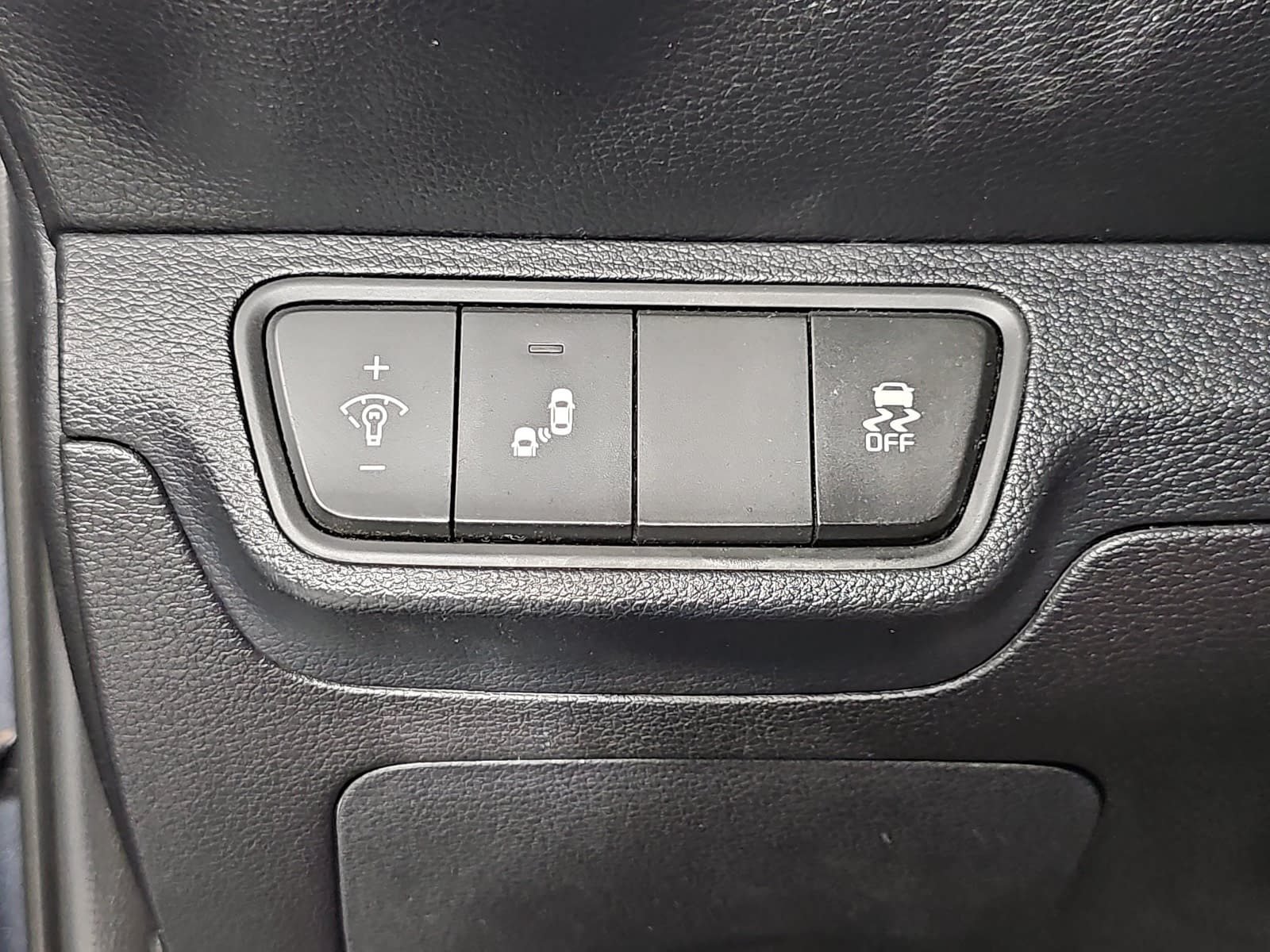 Used 2024 Kia Forte LXS w/ LXS Technology Package FWD image 22