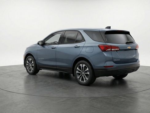 Used 2025 Chevrolet Equinox LT image 6
