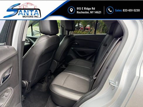 Used 2019 Chevrolet Trax LT w/ LT Convenience Package AWD/4WD image 11