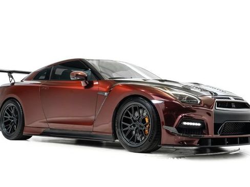 Used 2014 Nissan GT-R Premium AWD/4WD image 6