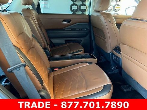 Used 2022 Nissan Pathfinder Platinum w/ Cargo Package image 19