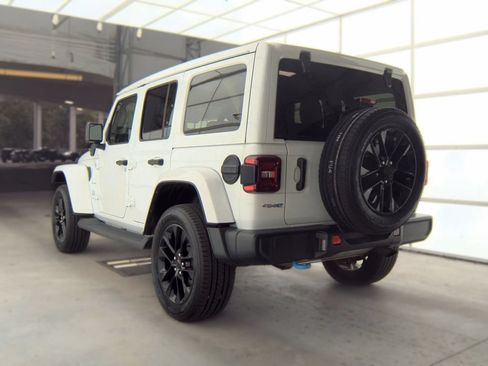 Used 2023 Jeep Wrangler Unlimited Sahara AWD/4WD image 4