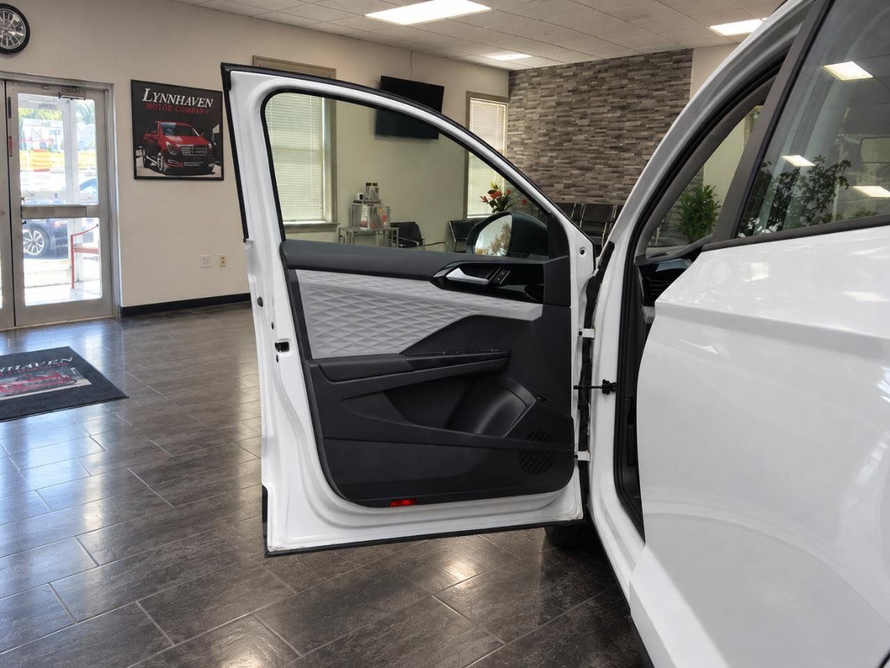 Used 2022 Volkswagen Taos S AWD/4WD image 11