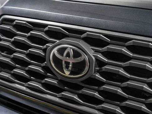 Certified 2020 Toyota Tacoma TRD Off-Road w/ Technology Package AWD/4WD image 8