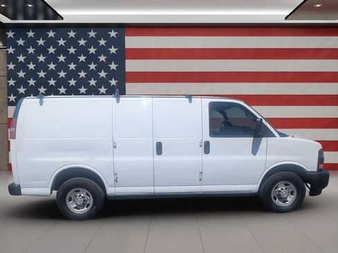 Used 2021 Chevrolet Express 2500 w/ Driver Convenience Package RWD image 6