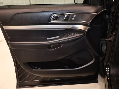 Certified 2019 Ford Explorer XLT w/ Equipment Group 201A AWD/4WD image 11